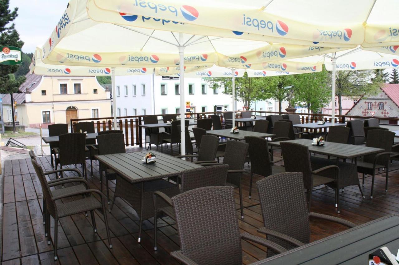 Hotel Posta Cerny Dul Bagian luar foto