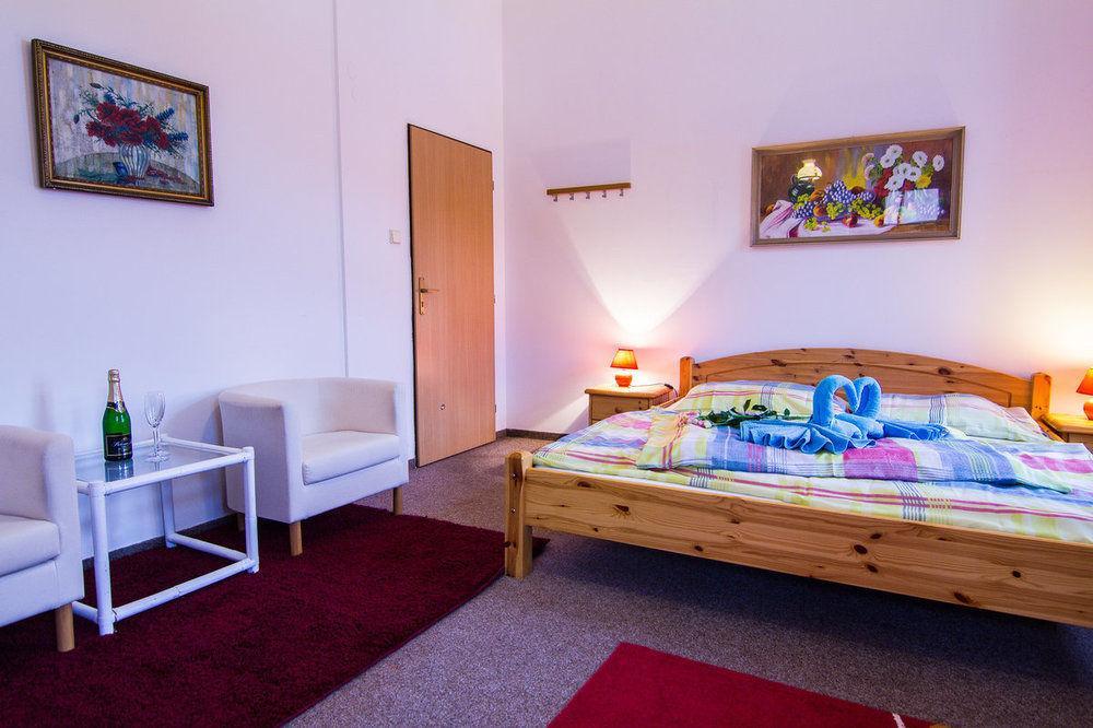 Hotel Posta Cerny Dul Bagian luar foto