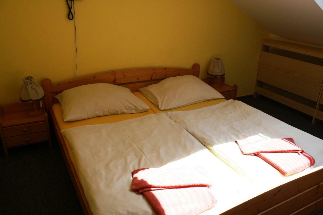 Hotel Posta Cerny Dul Bagian luar foto